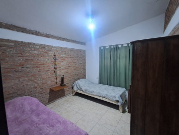 2 casas a ½ cuadra del río