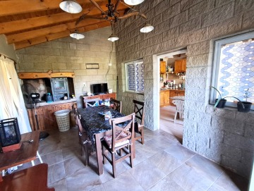Casa con proyecto de cabañas en terreno de 2.037m2