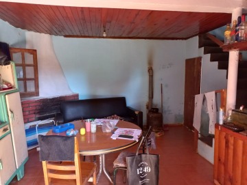 A refaccionar 2 casas de 2 dormitorios c/u