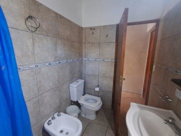 Casa a 2 cuadras de la ruta 5-271, en alquiler permanente. Los Reartes.