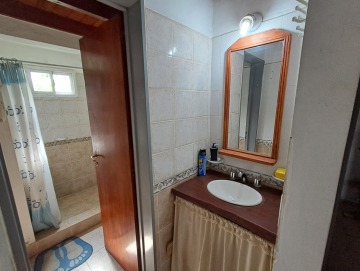 Casa 2 dormitorios a 2 cuadras del río