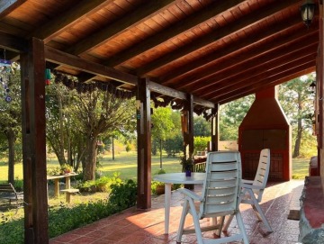 2 casas con excelente vistas en 3.23 hectáreas