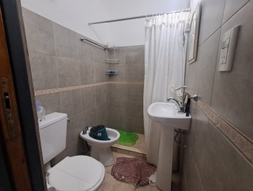 2 casas a ½ cuadra del río