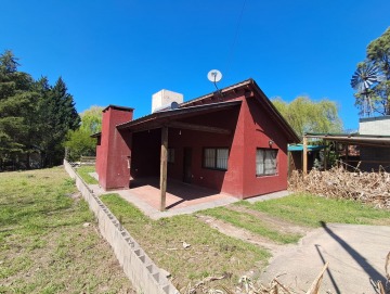 Casa a 2 cuadras de la ruta 5-271, en alquiler permanente. Los Reartes.