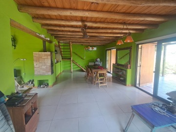 Casa con pileta a 5 cuadras del río