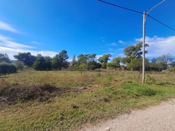 Los Reartes. 3 terrenos de 300m2 c/u