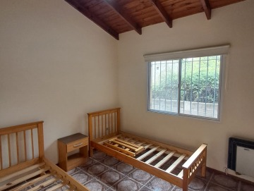 Casa  de dos dormitorios en alquiler permanente. Los Reartes.