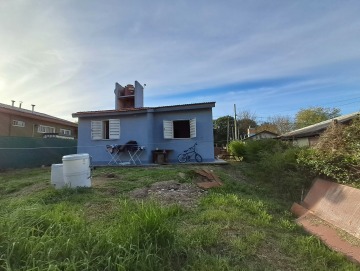 Casa de dos dormitorios. Villa General Belgrano.