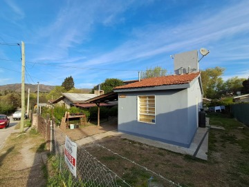 Casa de dos dormitorios. Villa General Belgrano.