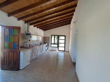 Alquiler permanente. Casa de dos dormitorios a 1 cuadra de la ruta s-271. Los Reartes.