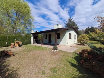 2 cabañas en venta, con pileta. Los Reartes.
