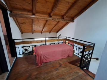 Casa con pileta y amplio parque