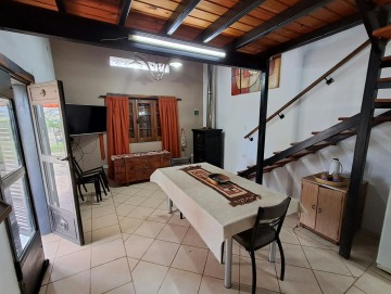 Casa con pileta y amplio parque