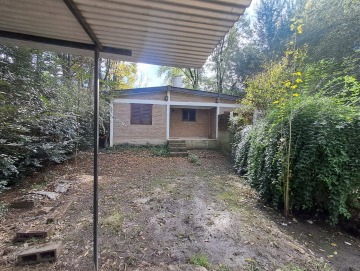 2 casas a ½ cuadra del río