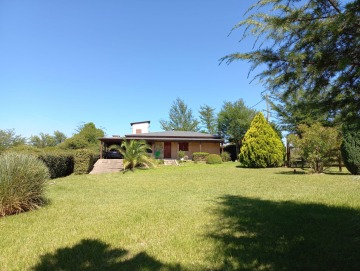 Amplio Chalet con vistas a las sierras