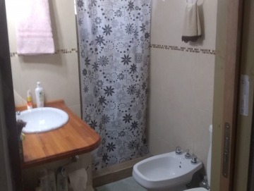 Casa 2 dormitorios a una cuadra del río