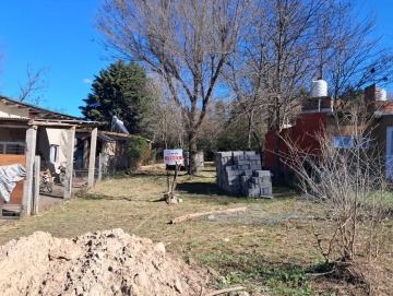 Terreno 270m2 con servicios en puerta