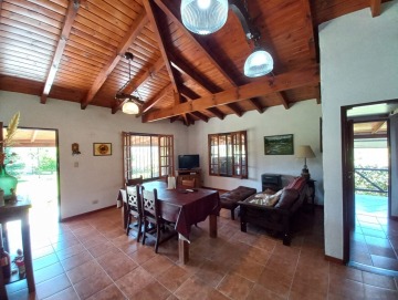 Amplio Chalet con vistas a las sierras
