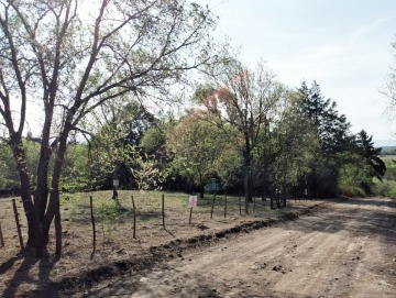 4 terrenos a 1 cuadra del río