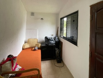 Casa con piscina sobre lote de 1.750 m² y segunda vivienda a restaurar