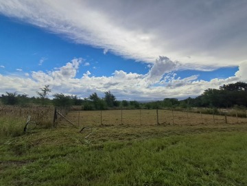 Terreno de 880m2. Villa Ciudad Parque.