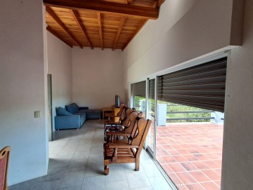 Villa Berna, casa de campo en 1.57 hectáreas