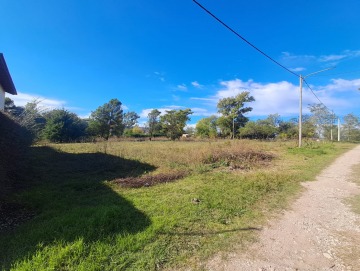 Los Reartes. 3 terrenos de 300m2 c/u