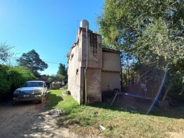 A refaccionar 2 casas de 2 dormitorios c/u