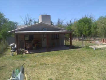 Casa 2 dormitorios a una cuadra del río