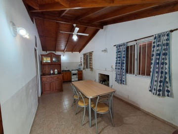 Casa 2 dormitorios a 2 cuadras del río