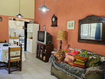 Casa con amplio parque cerquita del río