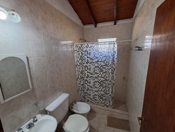 Casa a 1 cuadra del río en barrio Gutierrez