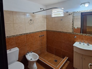 Casa  de dos dormitorios en alquiler permanente. Los Reartes.