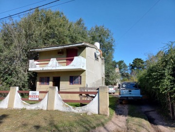A refaccionar 2 casas de 2 dormitorios c/u