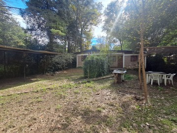 2 casas a ½ cuadra del río