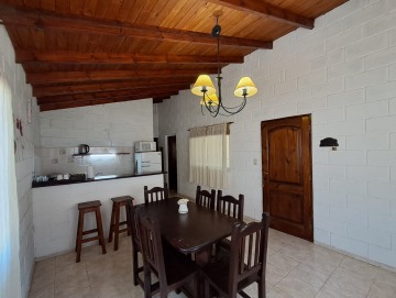 Casa a 1 cuadra del río en barrio Gutierrez