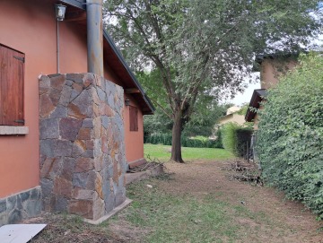 Casa 2 dormitorios a 2 cuadras del río