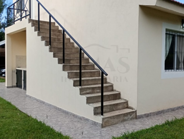 Casa 2 dormitorios + monoambiente 1º piso