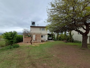 Casa en dos plantas. Solares de Los Reartes.
